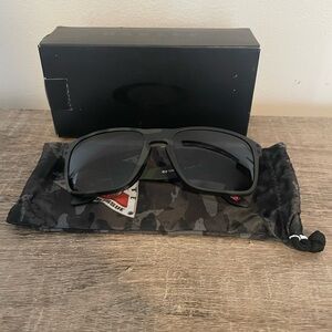 Oakley Holbrook Men’s Sunglasses